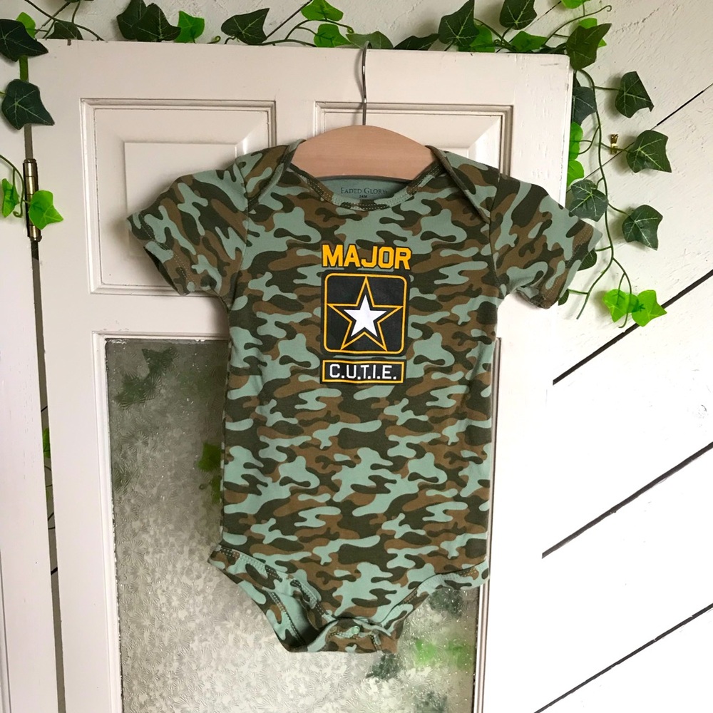 Baby Onesie "Major Cutie"